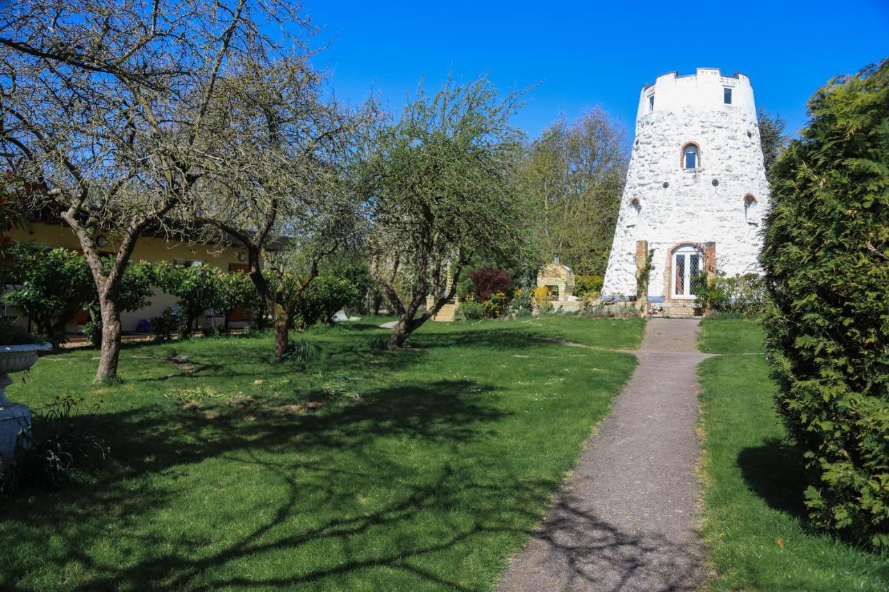 Windmill Stables Holiday Lets Guest house 3*